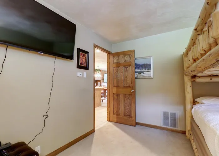 Sb102 Snowbridge 2br 2ba Apartment *